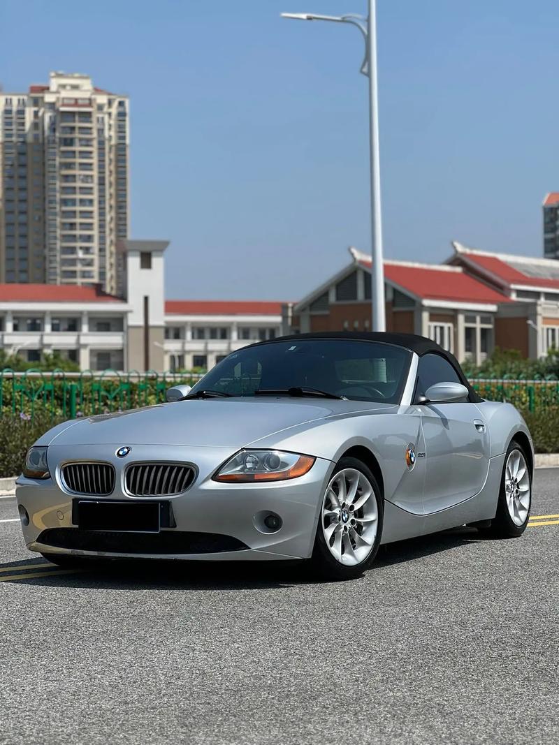 老款宝马z4价格,2004款宝马z4能卖多少