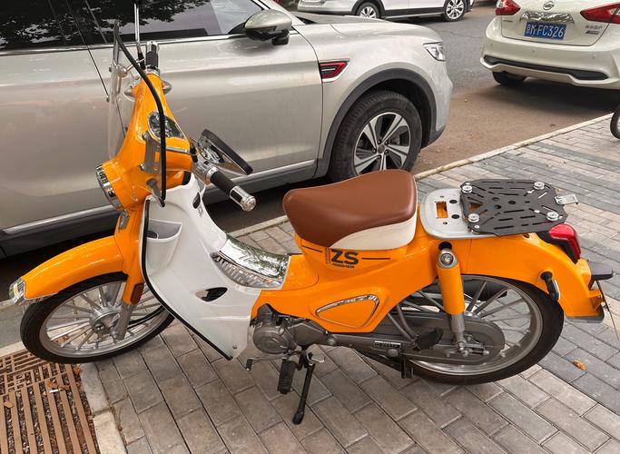 轻便摩托车图片／男摩托车图片