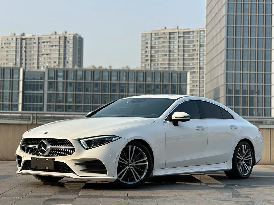 奔驰轿跑cls300多少钱/奔驰cls300轿跑价格及图片