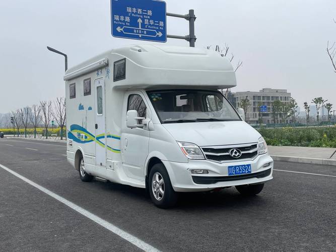 旅游房车价格10万一20万,100万的豪华房车推荐