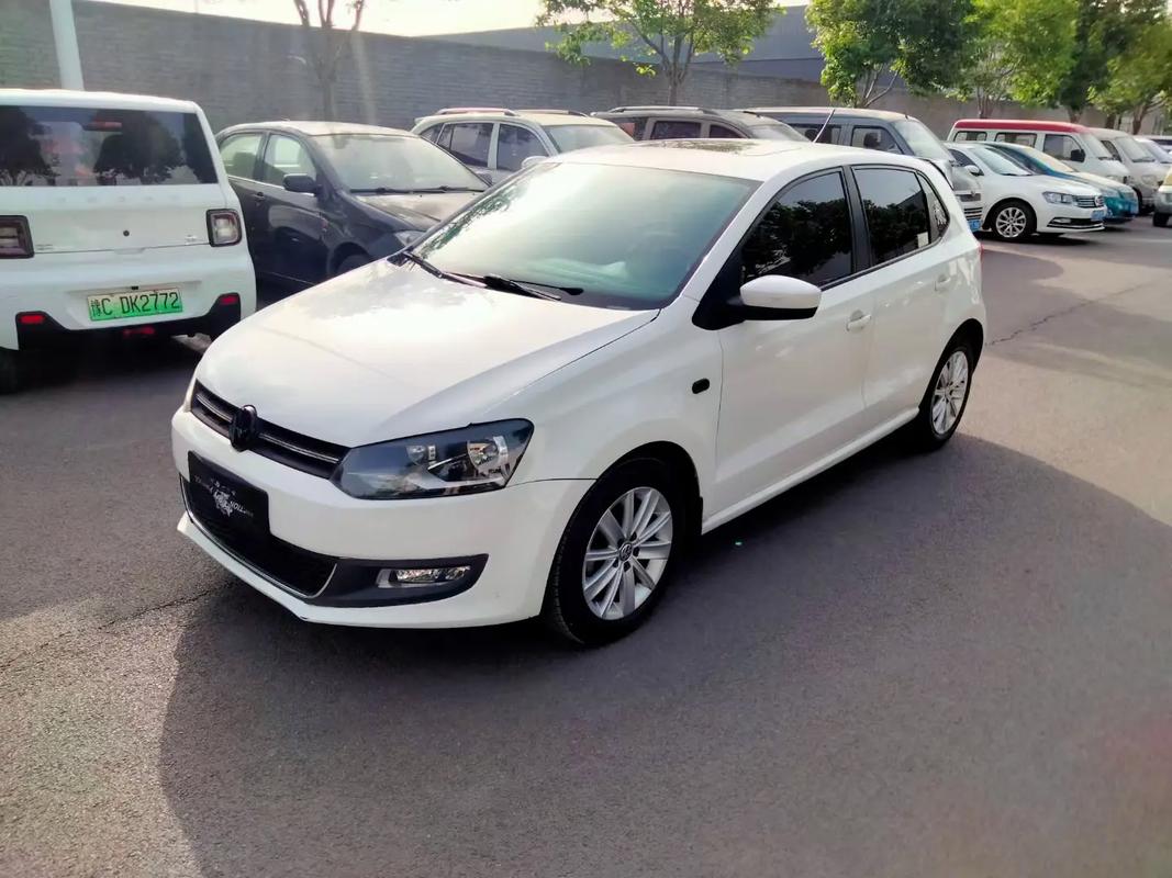 大众polo低配多少钱(大众polo低配多少钱一辆)