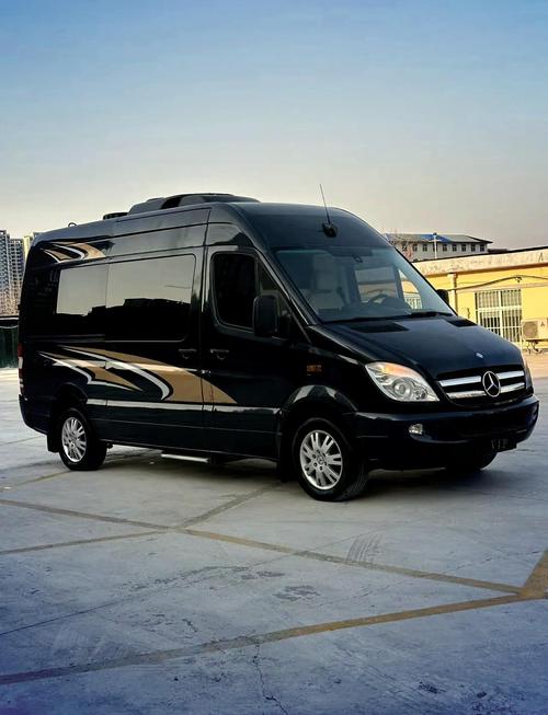 奔驰四驱越野b型房车(奔驰四驱越野b型房车价格)