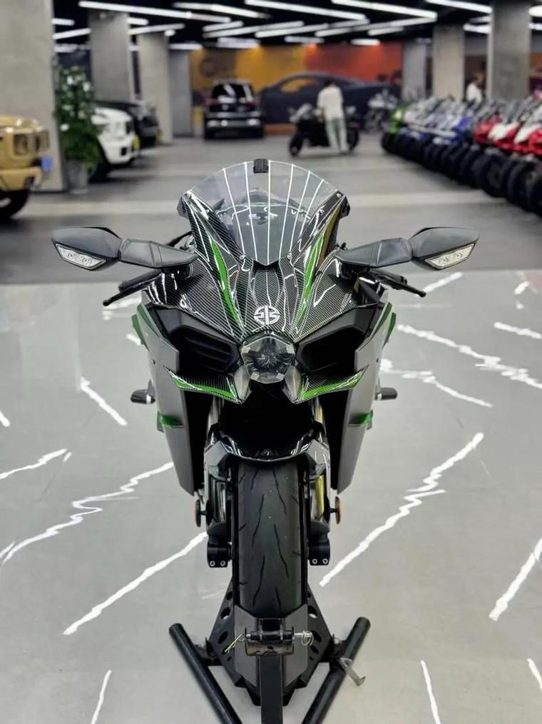 川崎h2和奥迪r8,川崎h2vs川崎h2r