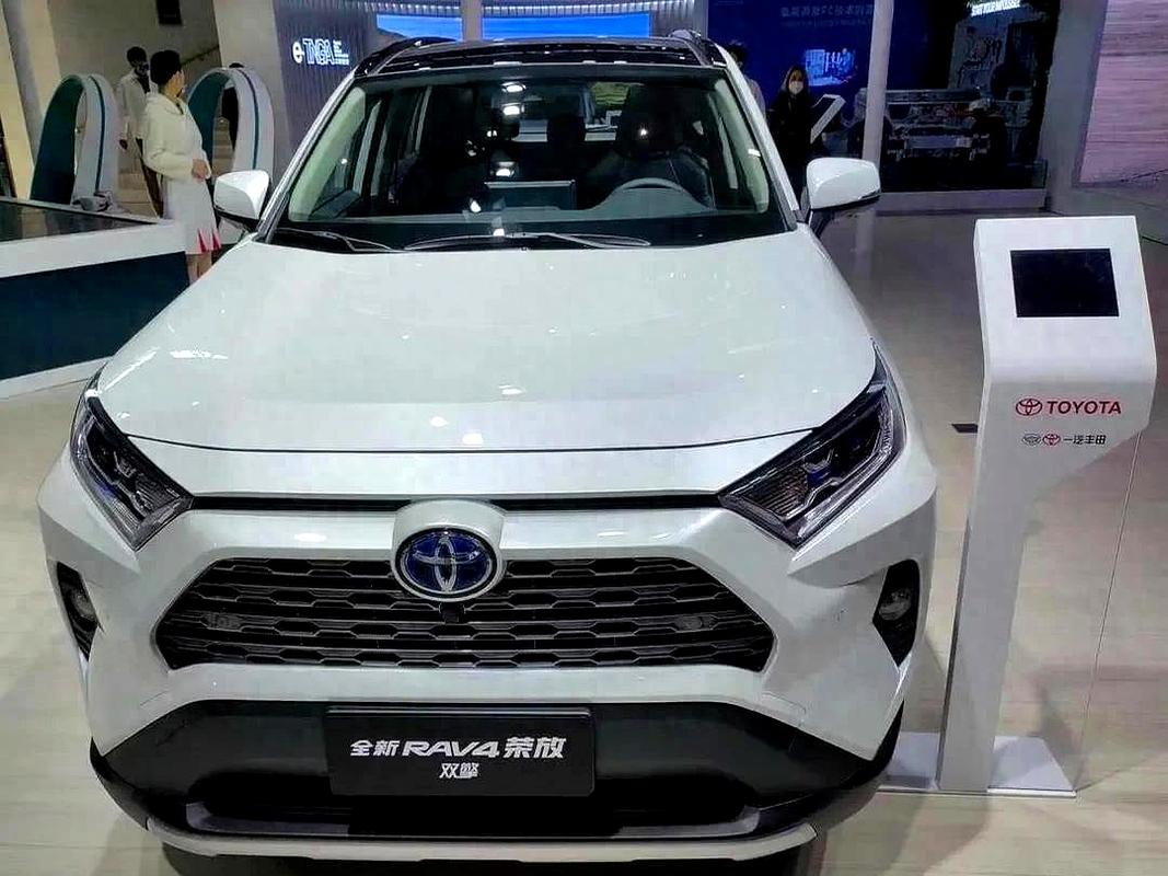 【荣放2025款报价及图片,青岛荣放2025款报价及图片】