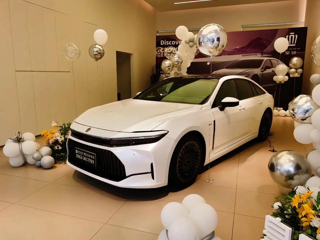 丰田皇冠2024款最新款,2021年丰田皇冠新款